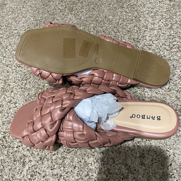 Ladies bamboo slides light mauve color size 8 new never worn - Picture 1 of 3